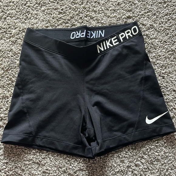 Nike pro shorts - Picture 1 of 3